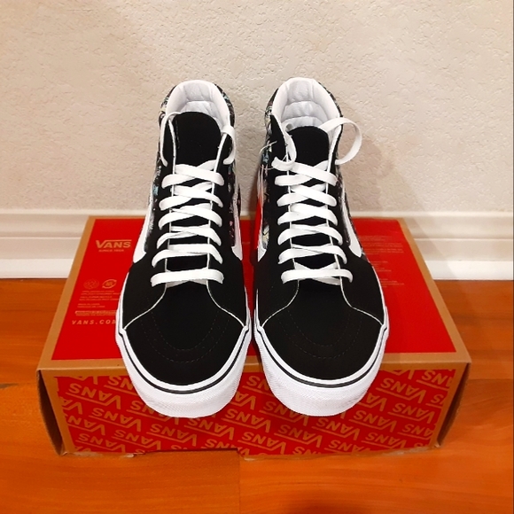 Vans - Picture 2 of 4